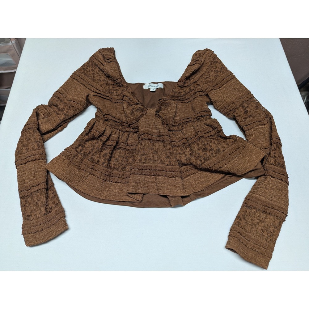 Francesca's Brown Textured Lace Peplum Top Long Sleeve Sweetheart‎ XS FCFTKC801